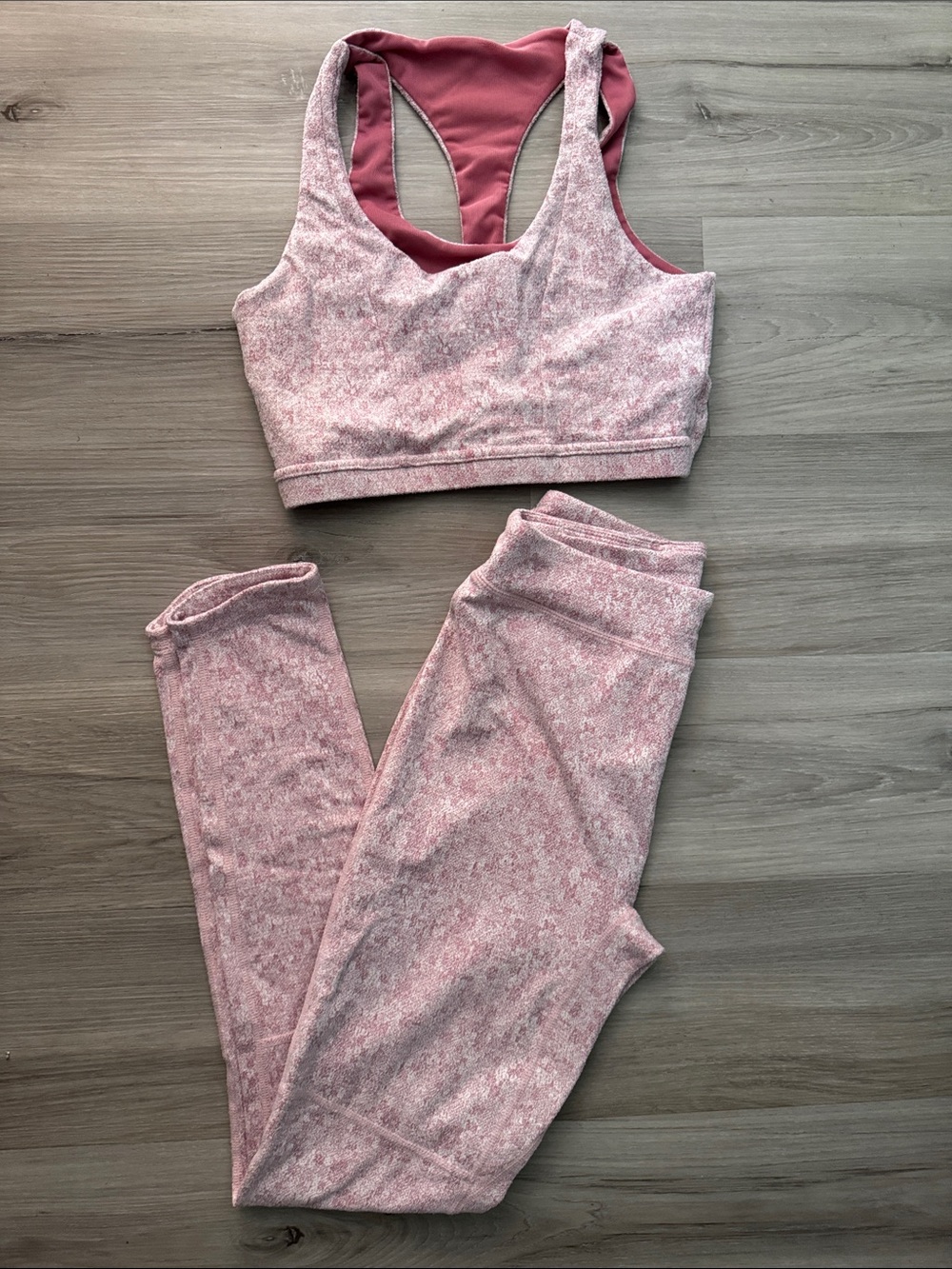 Gymshark Dusty Pink Marble Seamless Sports Bra and Leggings Set